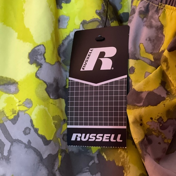 Men’s Bright Dry Fit Size 2XL brand New with tag Russel Brand drawstring front - Picture 2 of 4
